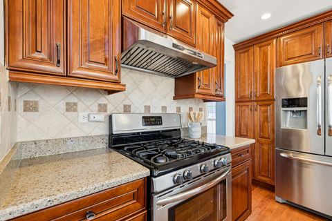 Tiny photo for 1986 S Egret Court, Libertyville, IL 60048 (MLS # 12537629)