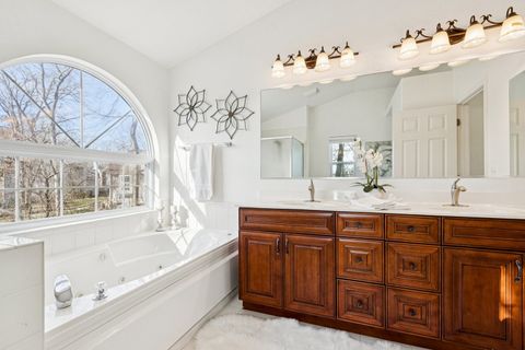 Tiny photo for 1986 S Egret Court, Libertyville, IL 60048 (MLS # 12537629)