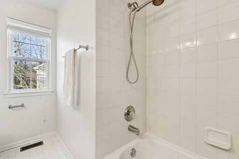 Tiny photo for 1986 S Egret Court, Libertyville, IL 60048 (MLS # 12537629)