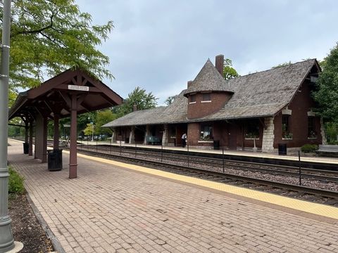 Tiny photo for 313 Hawthorn Avenue #F, Glencoe, IL 60022 (MLS # 12412674)