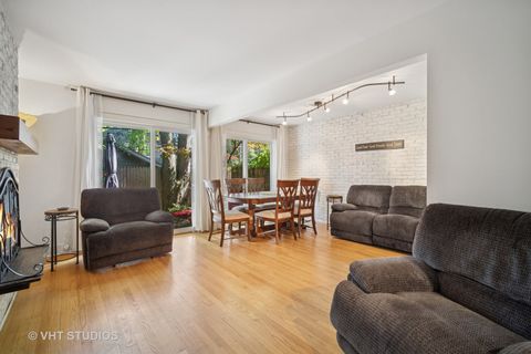 Tiny photo for 313 Hawthorn Avenue #F, Glencoe, IL 60022 (MLS # 12412674)