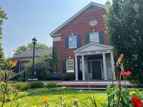 Tiny photo for 313 Hawthorn Avenue #F, Glencoe, IL 60022 (MLS # 12412674)