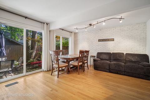 Tiny photo for 313 Hawthorn Avenue #F, Glencoe, IL 60022 (MLS # 12412674)