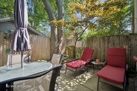 Tiny photo for 313 Hawthorn Avenue #F, Glencoe, IL 60022 (MLS # 12412674)