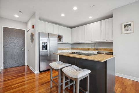 Tiny photo for 737 W Washington Boulevard #710, Chicago, IL 60661 (MLS # 12572043)