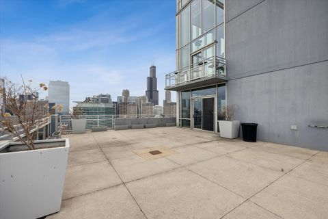 Tiny photo for 737 W Washington Boulevard #710, Chicago, IL 60661 (MLS # 12572043)