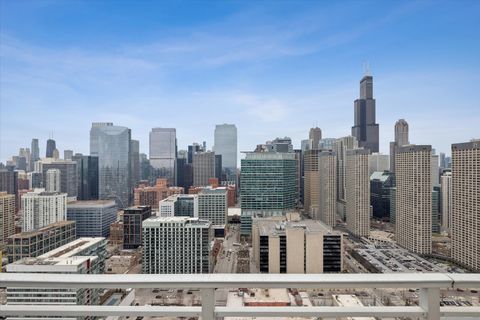 Tiny photo for 737 W Washington Boulevard #710, Chicago, IL 60661 (MLS # 12572043)