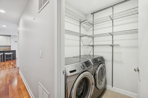 Tiny photo for 737 W Washington Boulevard #710, Chicago, IL 60661 (MLS # 12572043)