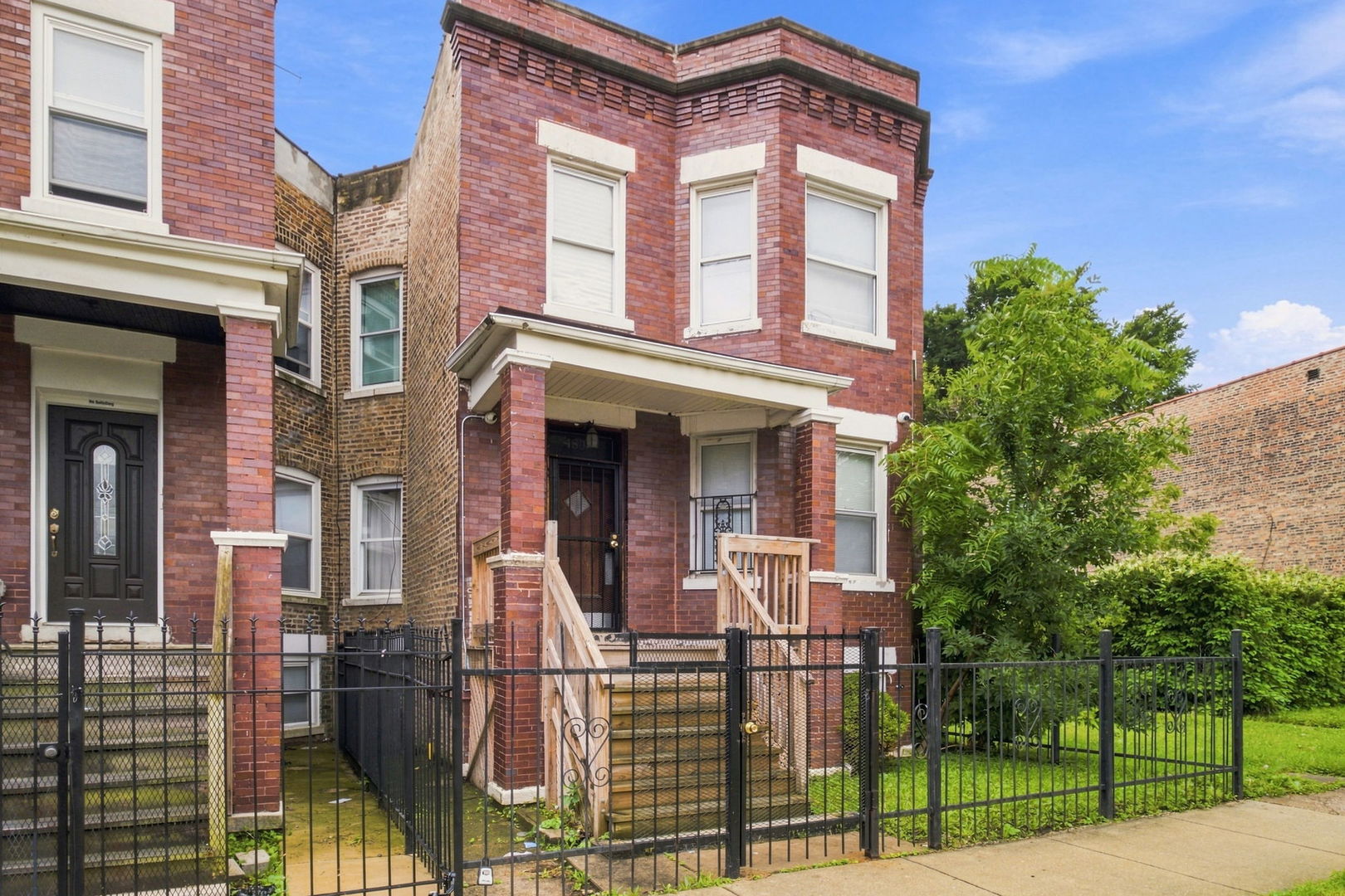 4833 W GLADYS Avenue