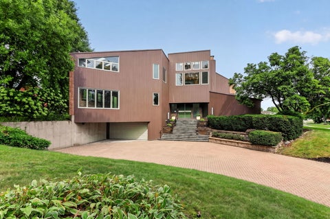 Photo of 42 Royal Vale Drive, Oak Brook, IL 60523 (MLS # 12738417)