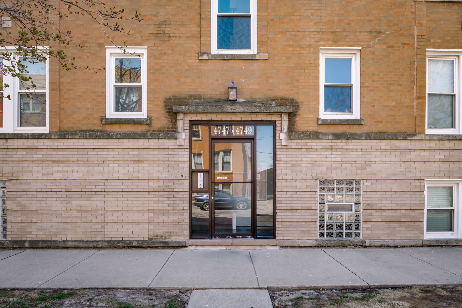 4749 W Roscoe Street 3