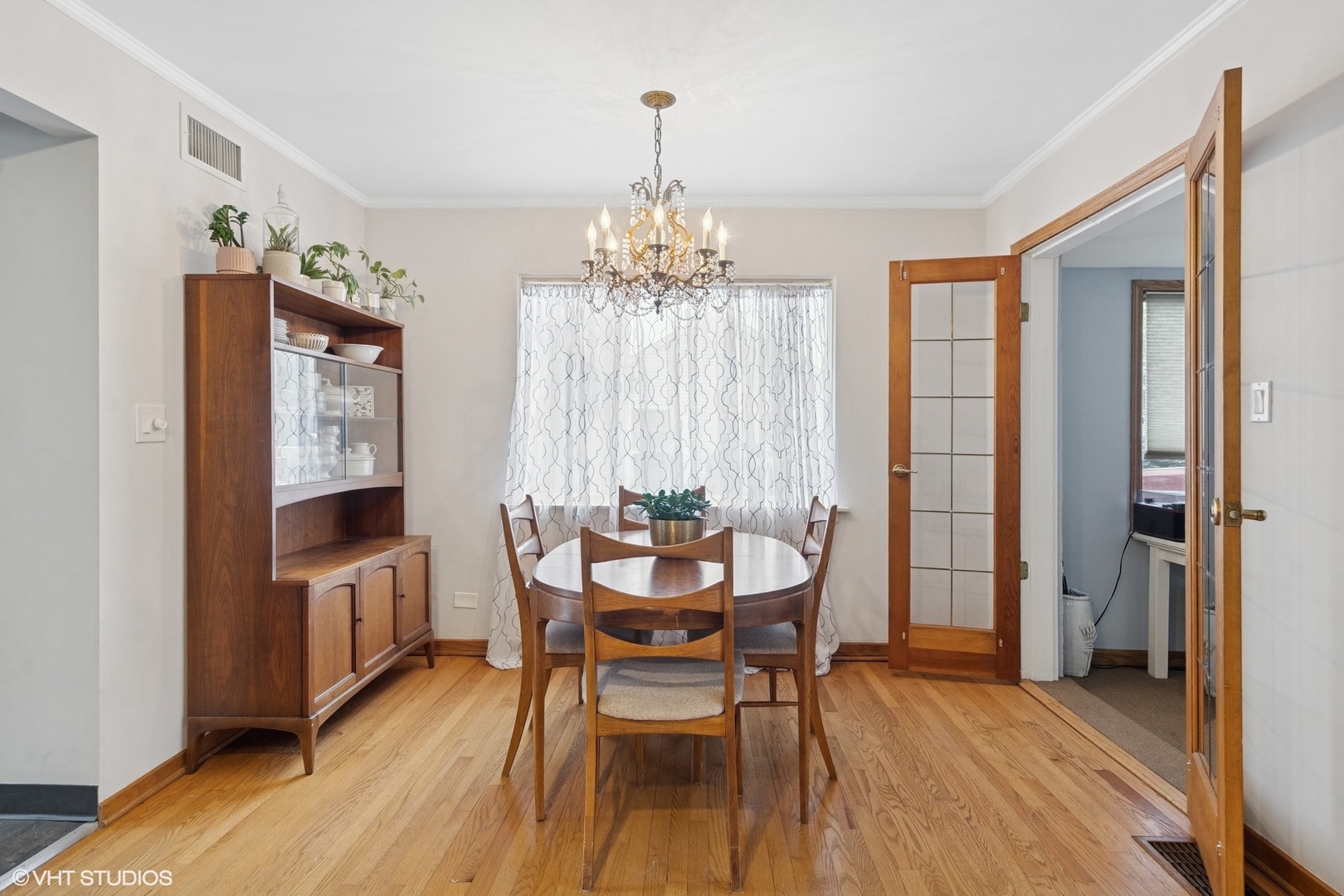 1720 W 54th Place