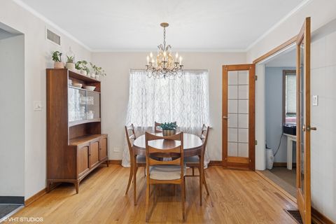 Tiny photo for 1720 W 54th Place, La Grange Highlands, IL 60525 (MLS # 12460052)