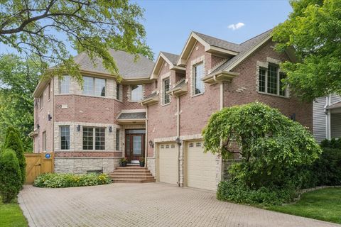 Photo of 5054 W Berwyn Avenue, Chicago, IL 60630 (MLS # 12671906)
