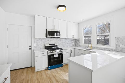 Tiny photo for 2908 Oakwood Avenue, McHenry, IL 60051 (MLS # 12608752)