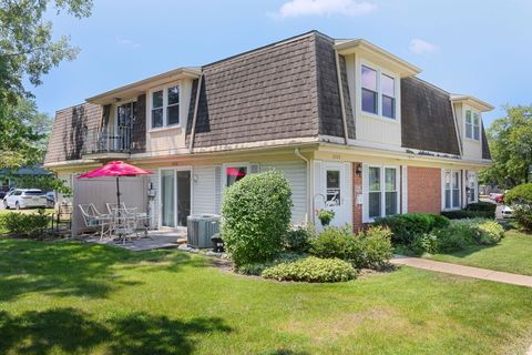 Tiny photo for 2208 Ramsey Circle, Schaumburg, IL 60194 (MLS # 12701436)