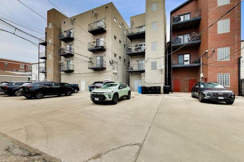 Tiny photo for 1927 W BELMONT Avenue #4, Chicago, IL 60657 (MLS # 12589635)