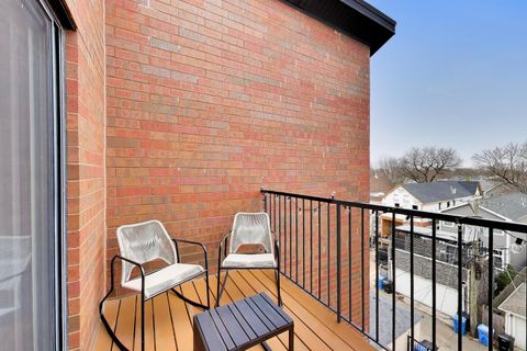 Tiny photo for 1927 W BELMONT Avenue #4, Chicago, IL 60657 (MLS # 12589635)