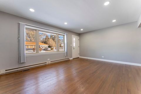 Tiny photo for 390 Oak Avenue, Wood Dale, IL 60191 (MLS # 12557047)