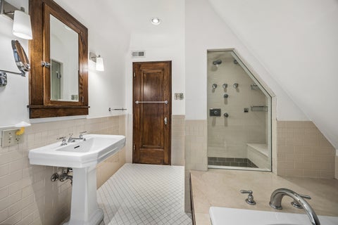 Tiny photo for 610 N Oak Park Avenue, Oak Park, IL 60302 (MLS # 12671178)