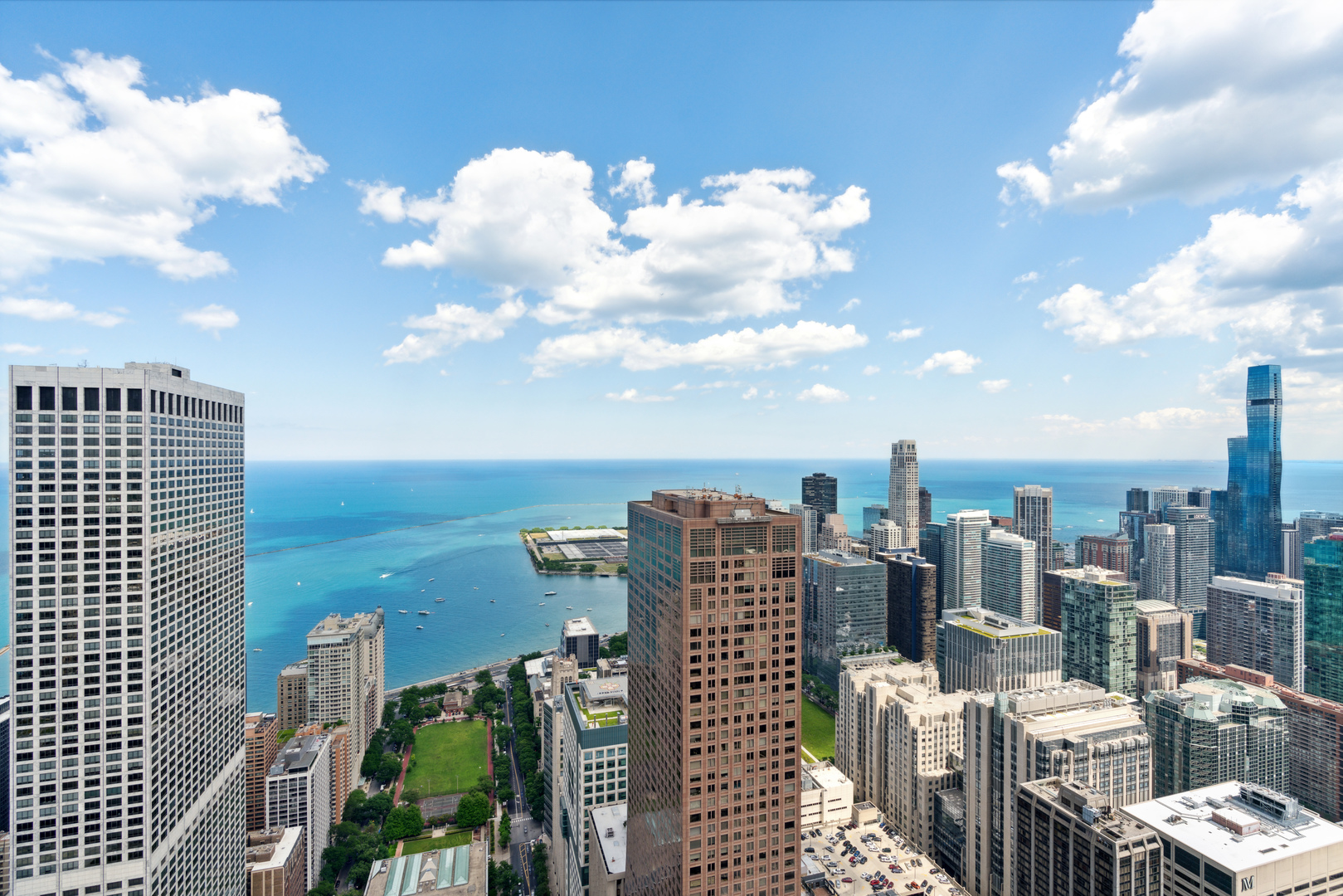 800 N Michigan Avenue PH67