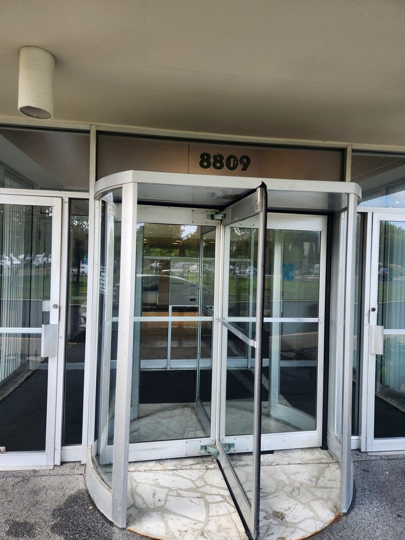 8809 W Golf Road 1I