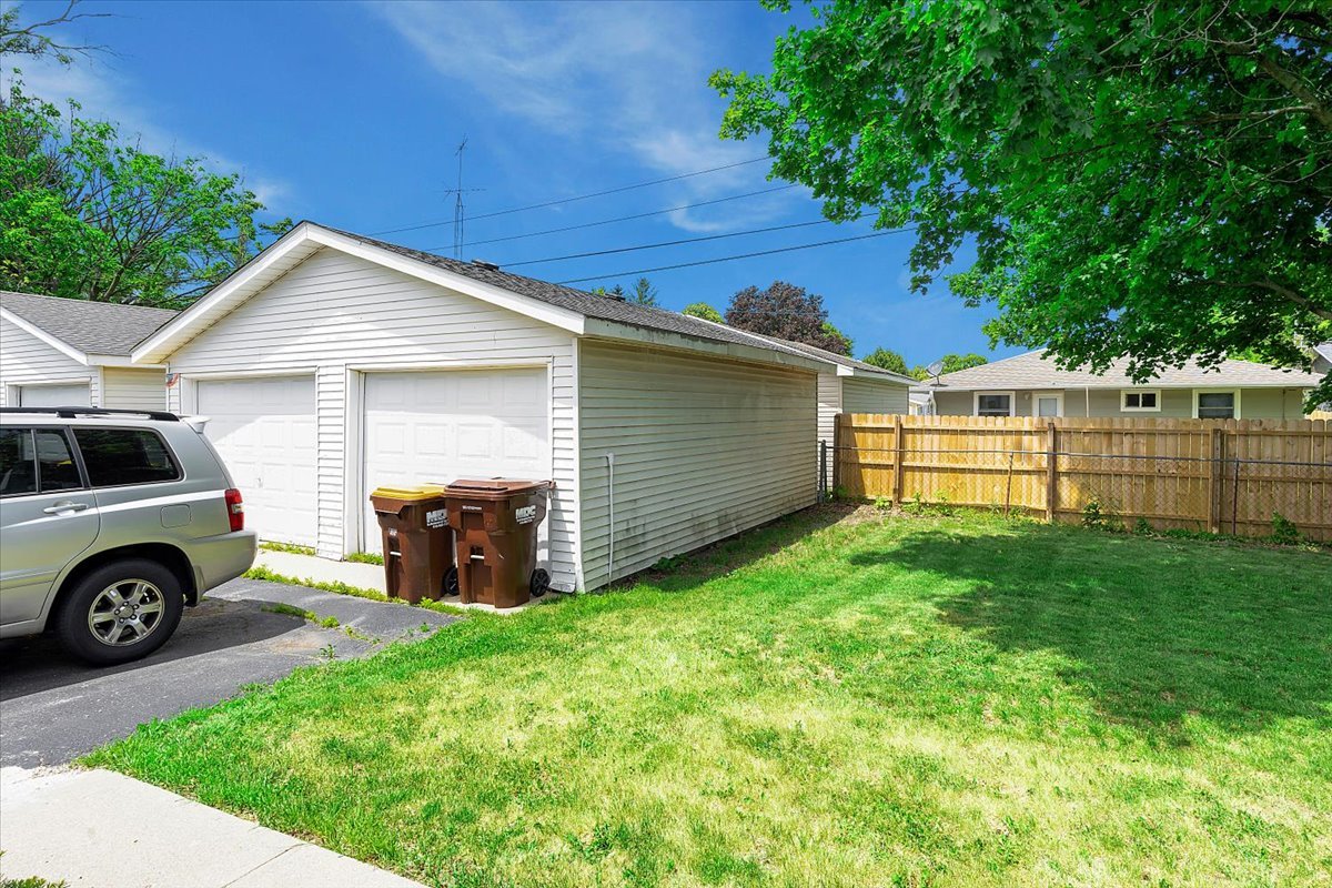 709 W Mckinley Street