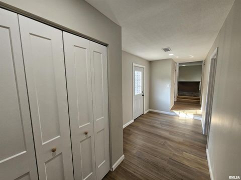 Tiny photo for 16530 E FAIRFIELD Road, Mt Vernon, IL 62864 (MLS # EB459128)