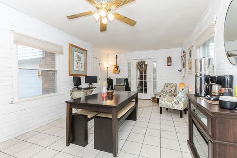 Tiny photo for 1903 Croxton Avenue, Bloomington, IL 61701 (MLS # 12610897)