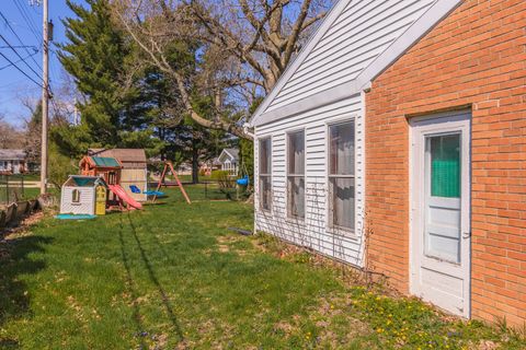 Tiny photo for 1903 Croxton Avenue, Bloomington, IL 61701 (MLS # 12610897)