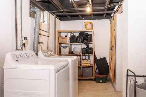 Tiny photo for 1903 Croxton Avenue, Bloomington, IL 61701 (MLS # 12610897)