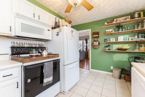 Tiny photo for 1903 Croxton Avenue, Bloomington, IL 61701 (MLS # 12610897)