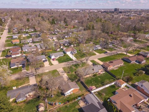 Tiny photo for 1903 Croxton Avenue, Bloomington, IL 61701 (MLS # 12610897)