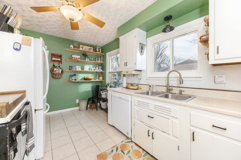 Tiny photo for 1903 Croxton Avenue, Bloomington, IL 61701 (MLS # 12610897)