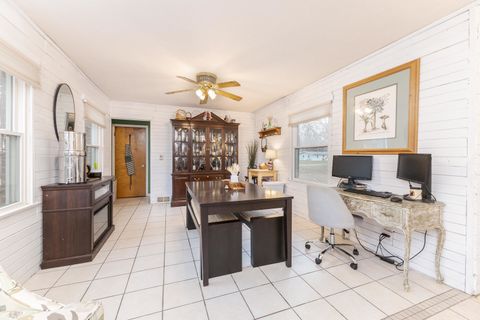 Tiny photo for 1903 Croxton Avenue, Bloomington, IL 61701 (MLS # 12610897)