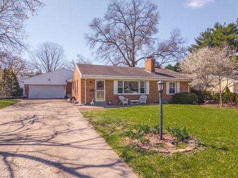 Tiny photo for 1903 Croxton Avenue, Bloomington, IL 61701 (MLS # 12610897)