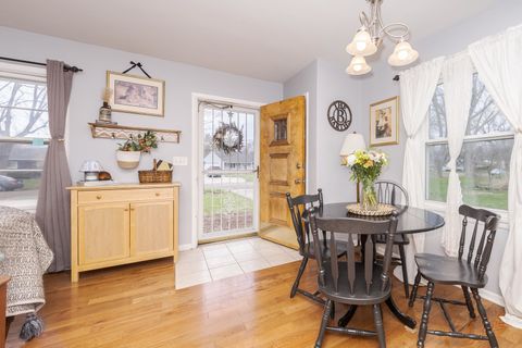 Tiny photo for 1903 Croxton Avenue, Bloomington, IL 61701 (MLS # 12610897)