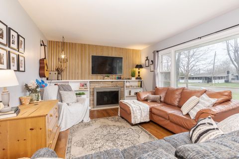 Tiny photo for 1903 Croxton Avenue, Bloomington, IL 61701 (MLS # 12610897)