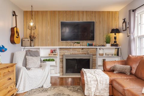 Tiny photo for 1903 Croxton Avenue, Bloomington, IL 61701 (MLS # 12610897)