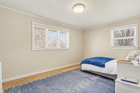 Tiny photo for 1515 E Oakton Street, Arlington Heights, IL 60004 (MLS # 12588258)