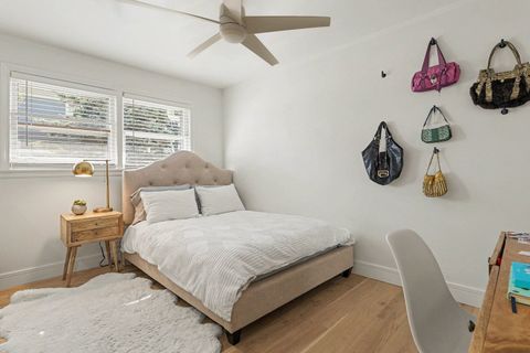 Tiny photo for 1515 E Oakton Street, Arlington Heights, IL 60004 (MLS # 12588258)