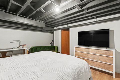 Tiny photo for 1515 E Oakton Street, Arlington Heights, IL 60004 (MLS # 12588258)