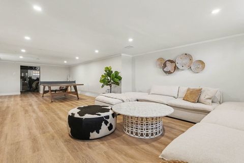 Tiny photo for 1515 E Oakton Street, Arlington Heights, IL 60004 (MLS # 12588258)