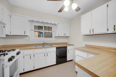 Tiny photo for 1659 Dover Court #A, Wheaton, IL 60189 (MLS # 12693994)