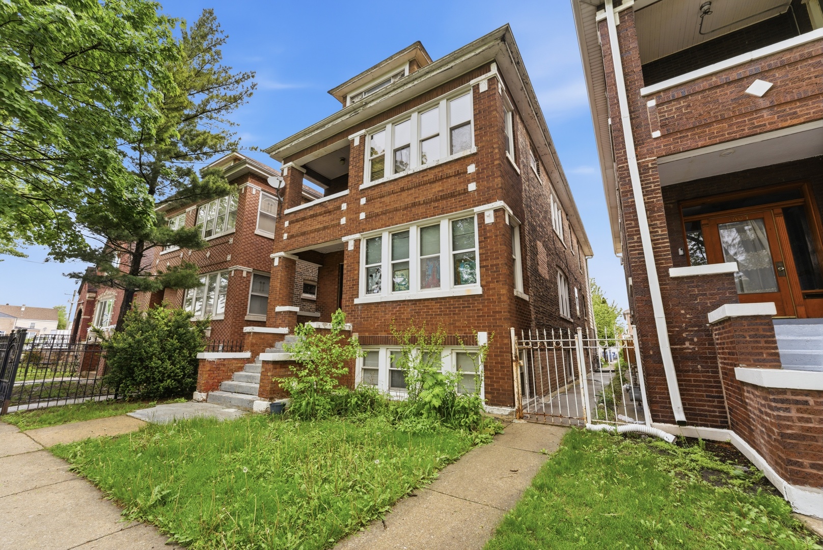 1605 S 49th Court