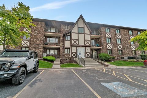 Tiny photo for 10528 Ridge Cove Drive #11A, Chicago Ridge, IL 60415 (MLS # 12490786)