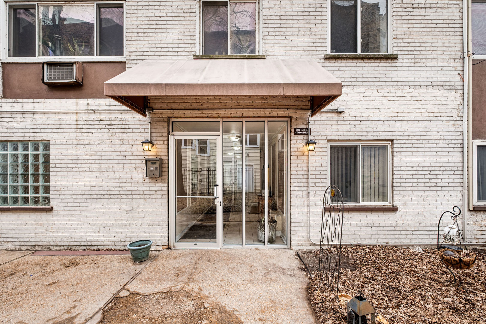 1441 W Farwell Avenue 3C