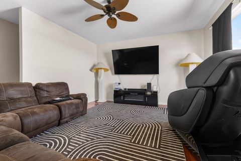 Tiny photo for 302 Cress Creek Trail, Poplar Grove, IL 61065 (MLS # 12608238)