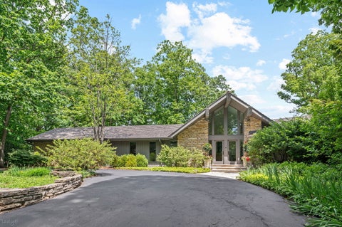 Photo of 677 Driftwood Lane, Northbrook, IL 60062 (MLS # 12739951)