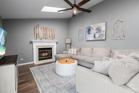 Tiny photo for 309 N Southport Road, Mundelein, IL 60060 (MLS # 12629850)